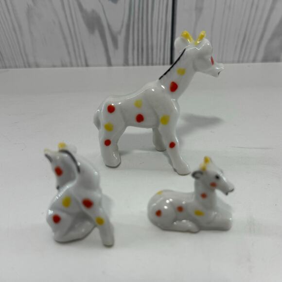 Vintage MCM Set of 3 Ceramic Miniature Giraffe-Horses Polka Dots Japan - Picture 3 of 5